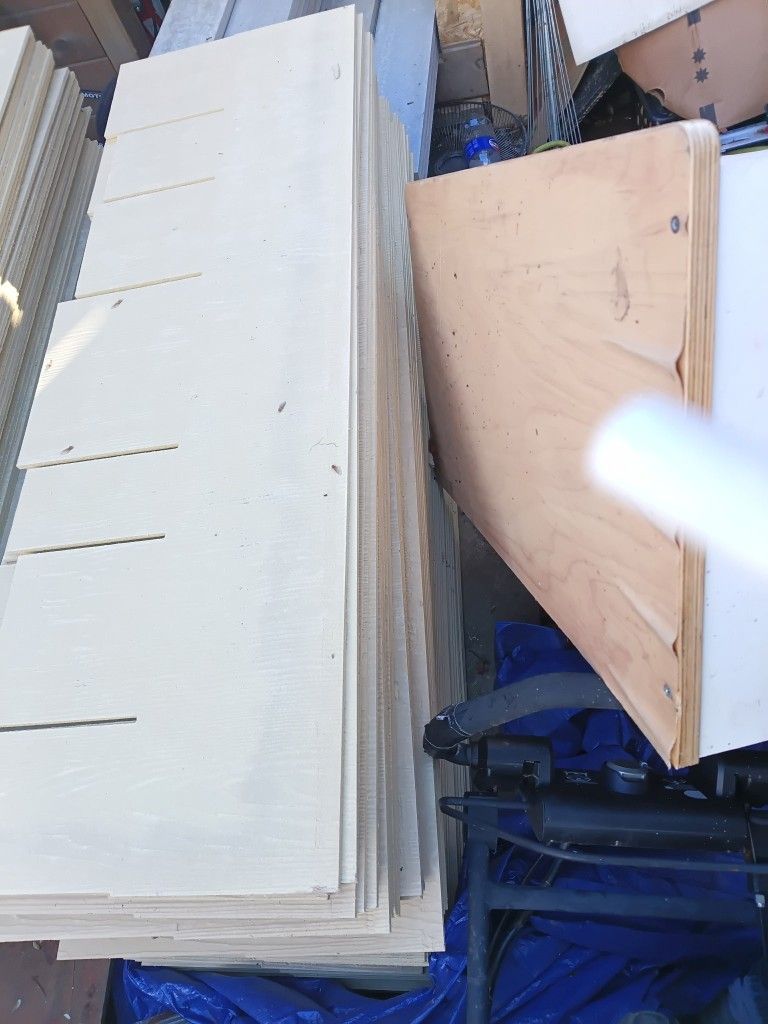 Wood Grain Hardie Plank Staggered Shingled Version