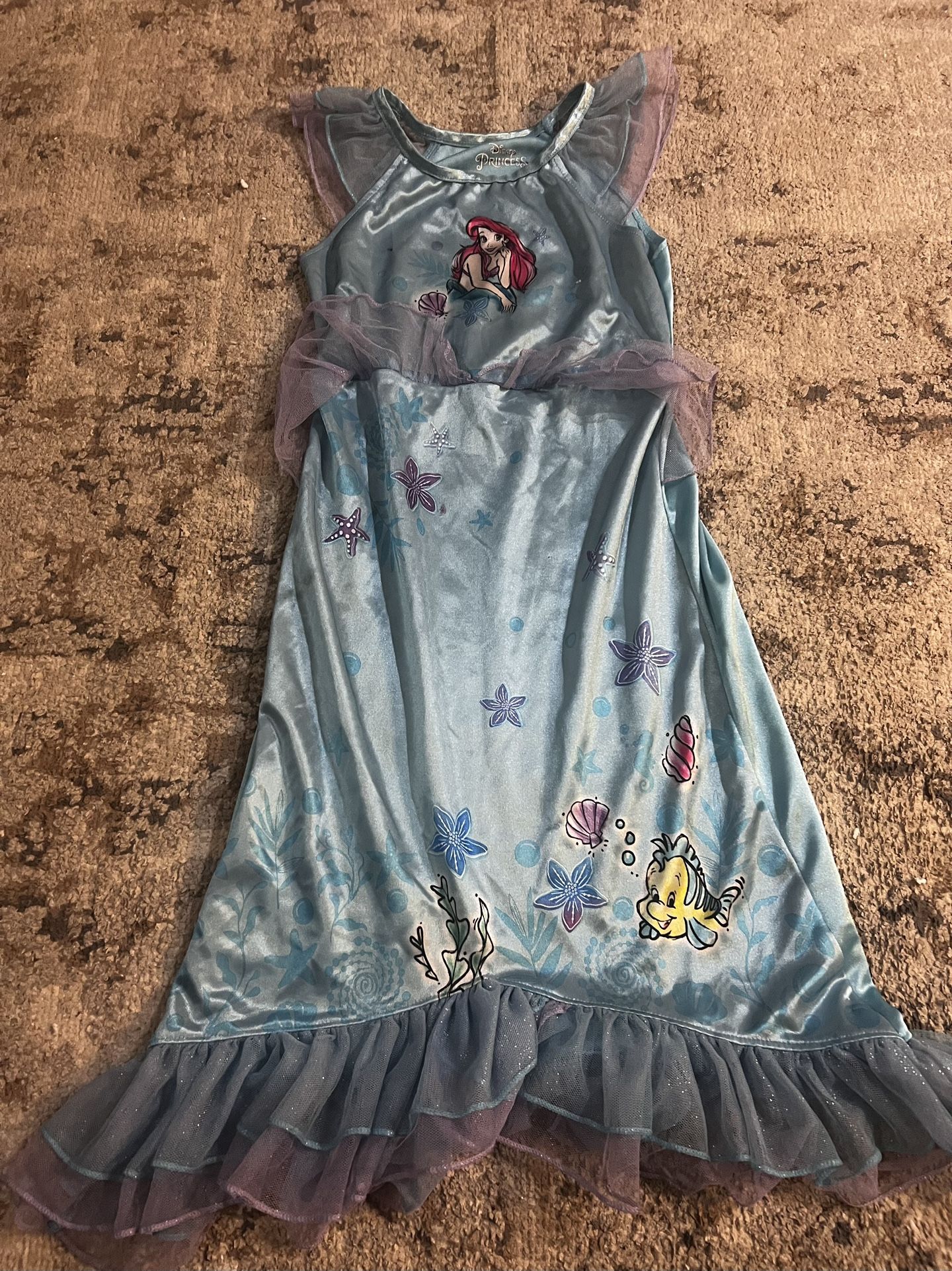 Girl’s Disney the little mermaid nightgown. Size medium