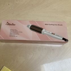 Mini Curling Iron Brush