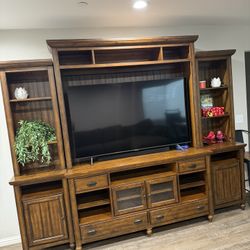 Entertainment Center And Tv/ 65 In