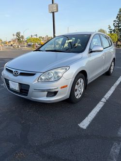 Hyundai Elantra Touring Wagon Silver