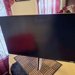Sony Monitor W/  Keyboard  And Mouse 