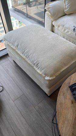 White ottoman