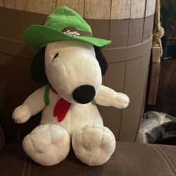 Knotts berry farm snoopy plush camp Snoopy with Green backpack 
