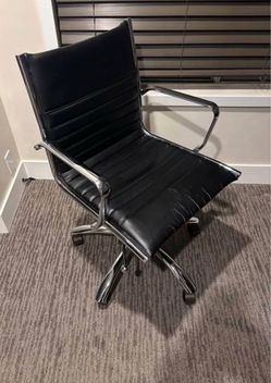 Black office/desk chair