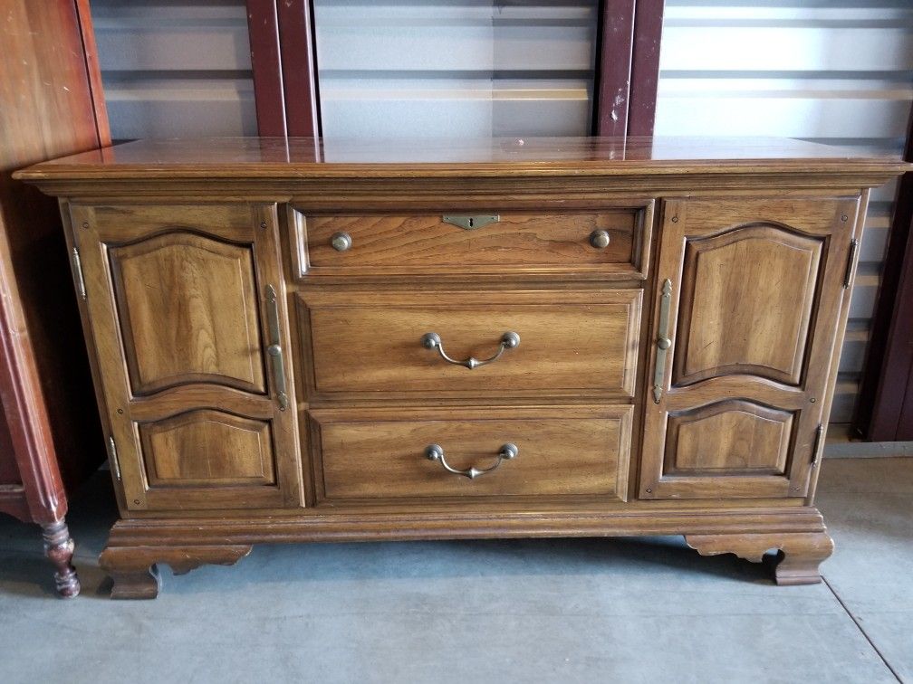 All wood buffet table,dresser, made by Willett Furniture in 1950