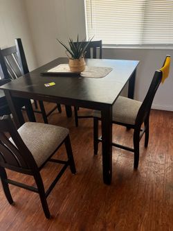 Diner table