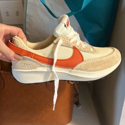Nike Waffle Debut Brand New Size 7 Women's