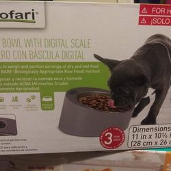 Dog Digital  Bowl Weighs Out The Food