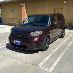 2010 Toyota Scion 
