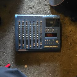 Tascam Portastudio 424 Mkiii