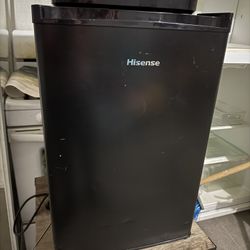 Mini Fridge 