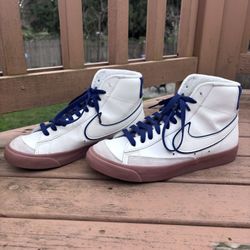 Nike Blazer Mid ’77 Vintage White/Navy/Gum – Size 8.5 Men’s (10 Women’s) – Like New