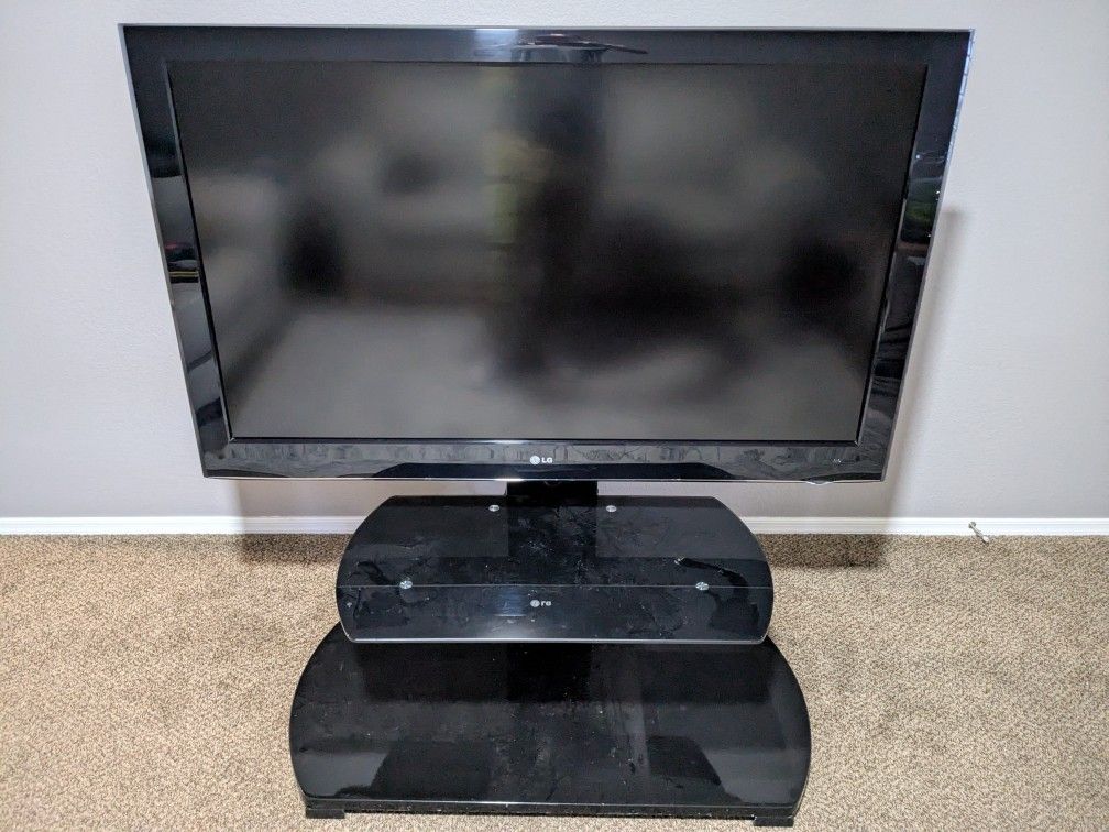 55" LG 1080p TV