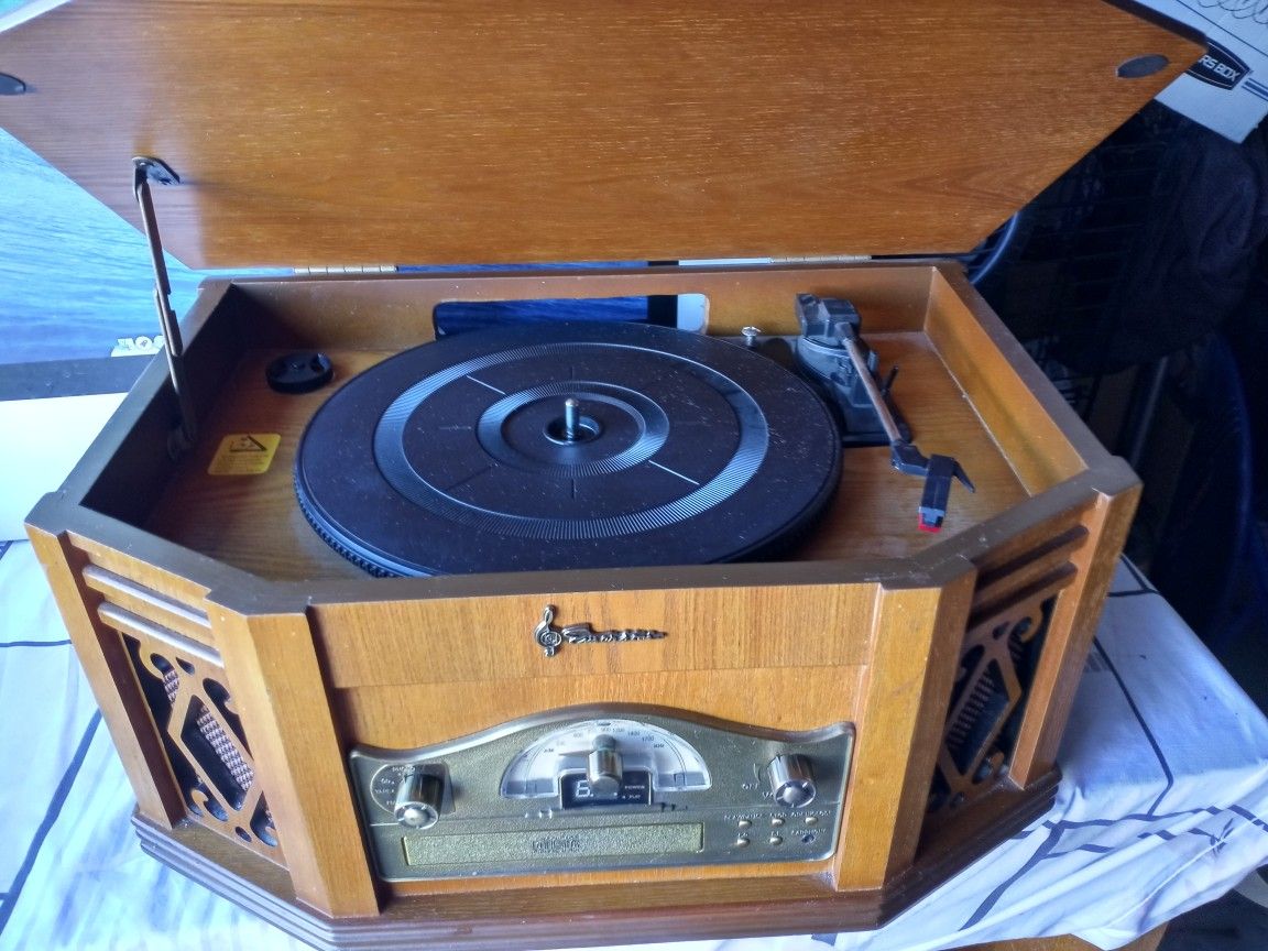 "Vintage" 4 in one Stereo system