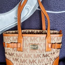 AUTHENTIC MK PURSE 