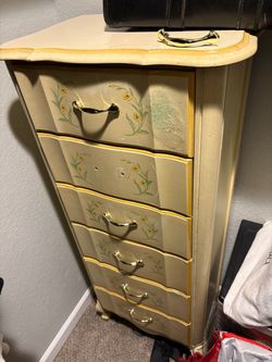 6 Drawer Clothing Dresser