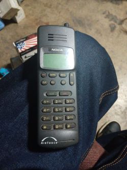 NOKIA CELL PHONE