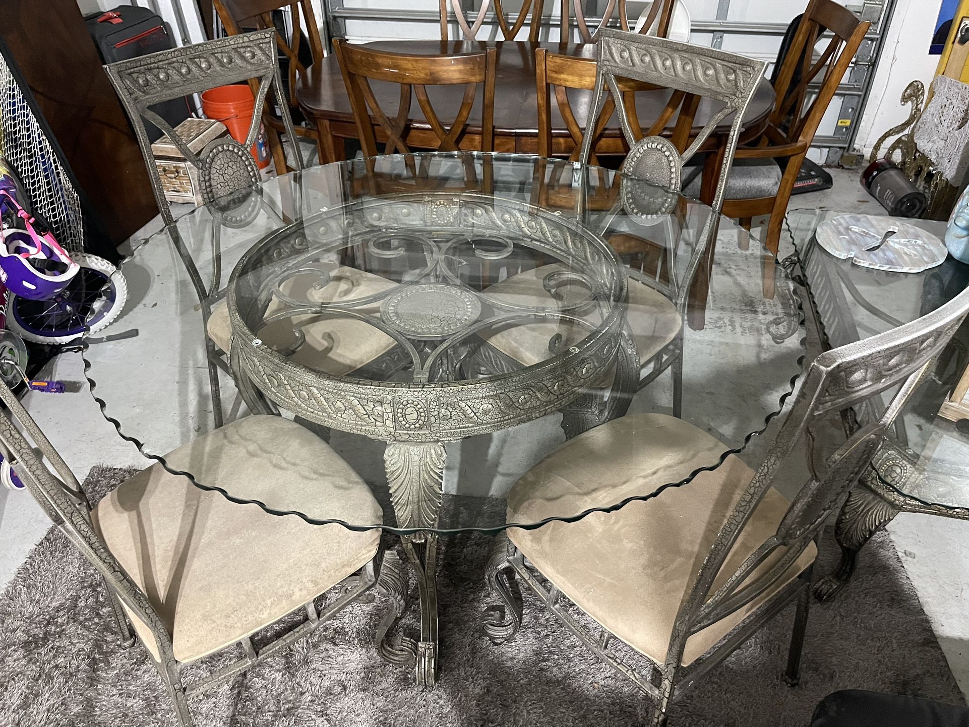 Dinning Room Table With Matching Cofee Table 