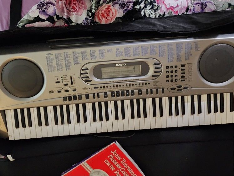 Casio WK 1630 With Stand