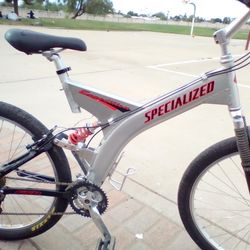 26 Inch Specialized Fsr Front And Back Suspension MAXXIS Hook.Worm Tires
