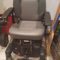 Mobile Chair for sale or trade. Needs batteries. In very good condition