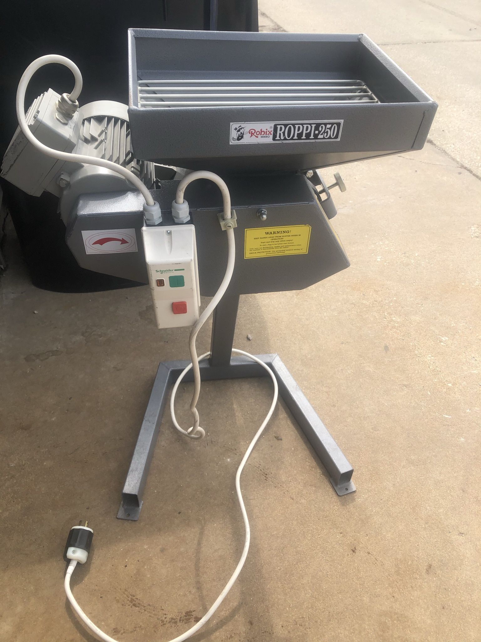 Robix Mikro Roppi 250 commercial brewery Grain grinder