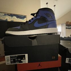 Jordan 1 Mid Sz11