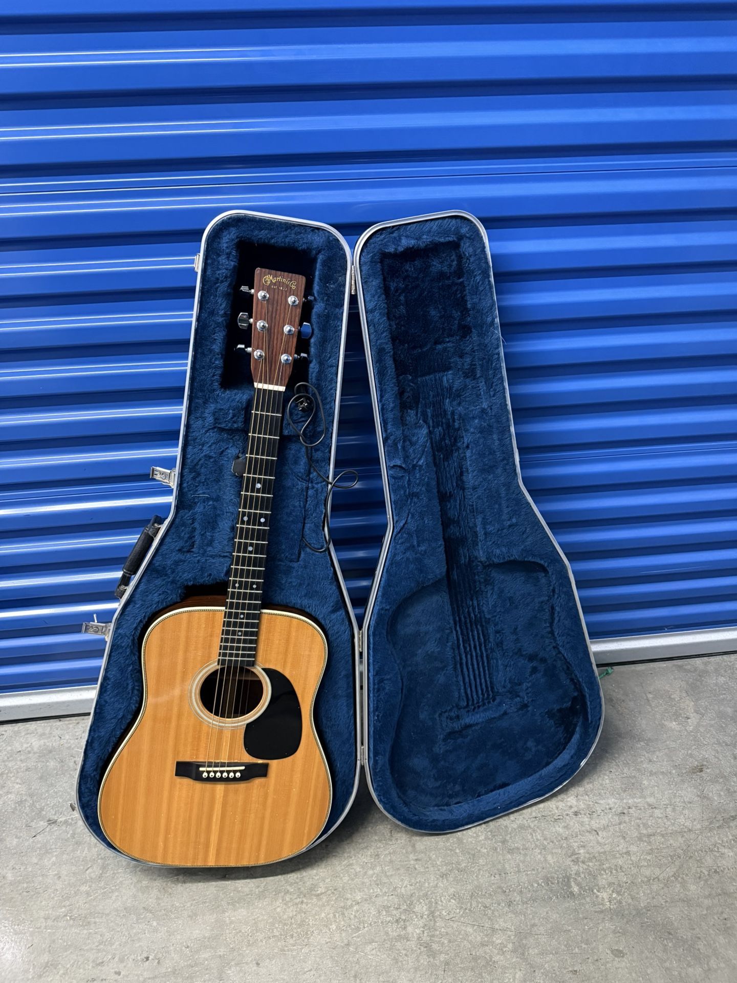 Martin D-28 Acoustic Guitar + Hard Case - Excellent Condition