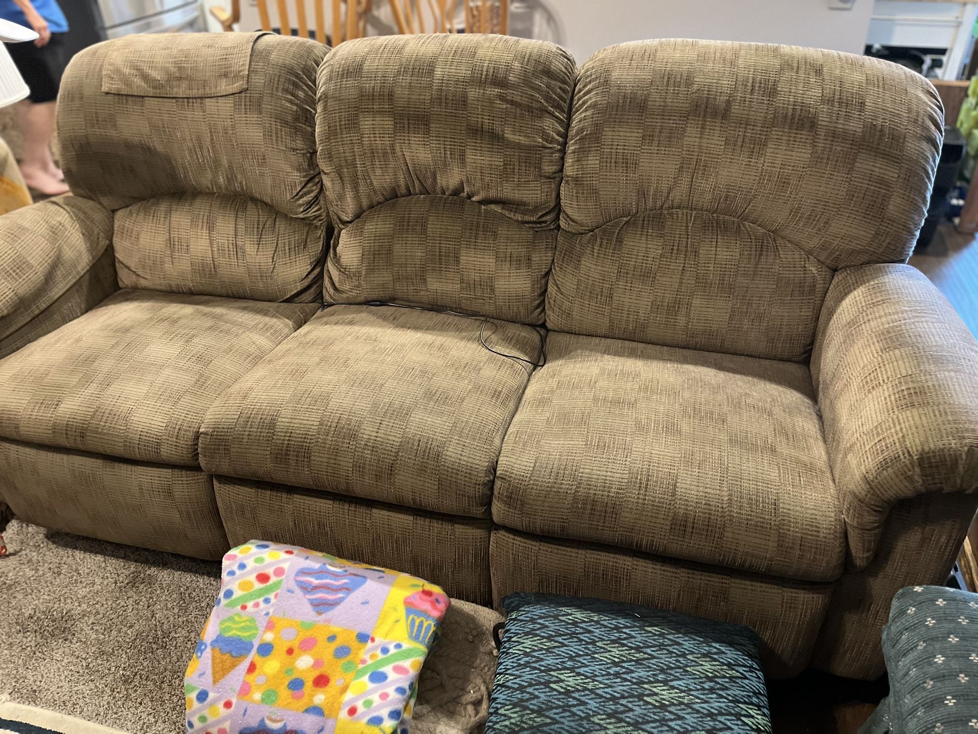 Lazy Boy Couch With Recliners On Both Ends