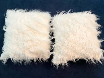 Set of 2 white fluffy faux fur pillows -No Holds