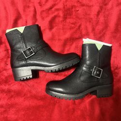 Leather Black Boots Size 7.5