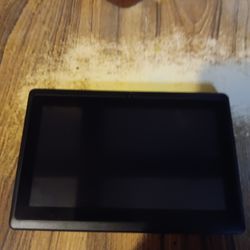 7" tablet with cast and charger