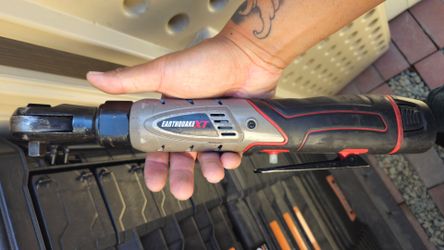 Earthquake 3/8 Ratchet [Harbor Freight]
