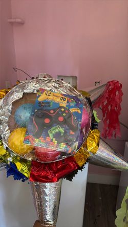 Piñata de pelotas