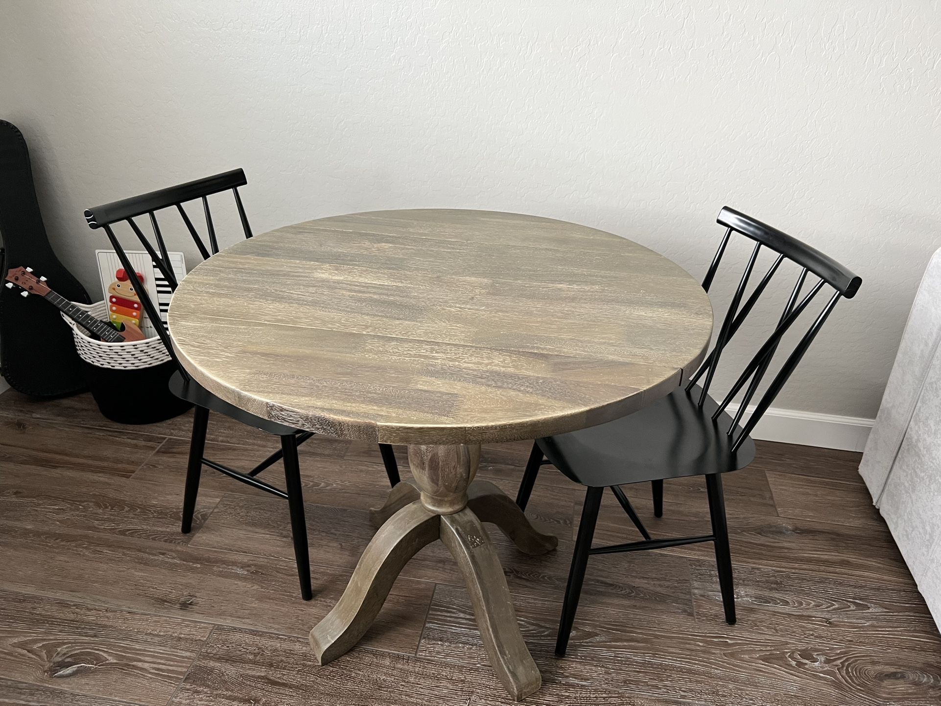 36” Round Dining Table