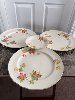 Gold Trim China Plates (3 Large, 1 Small)