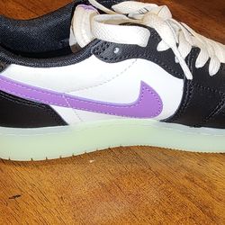 Kid's Jordan 1 Retro Low OG Black/Black Raspberry Boys 5.5Y