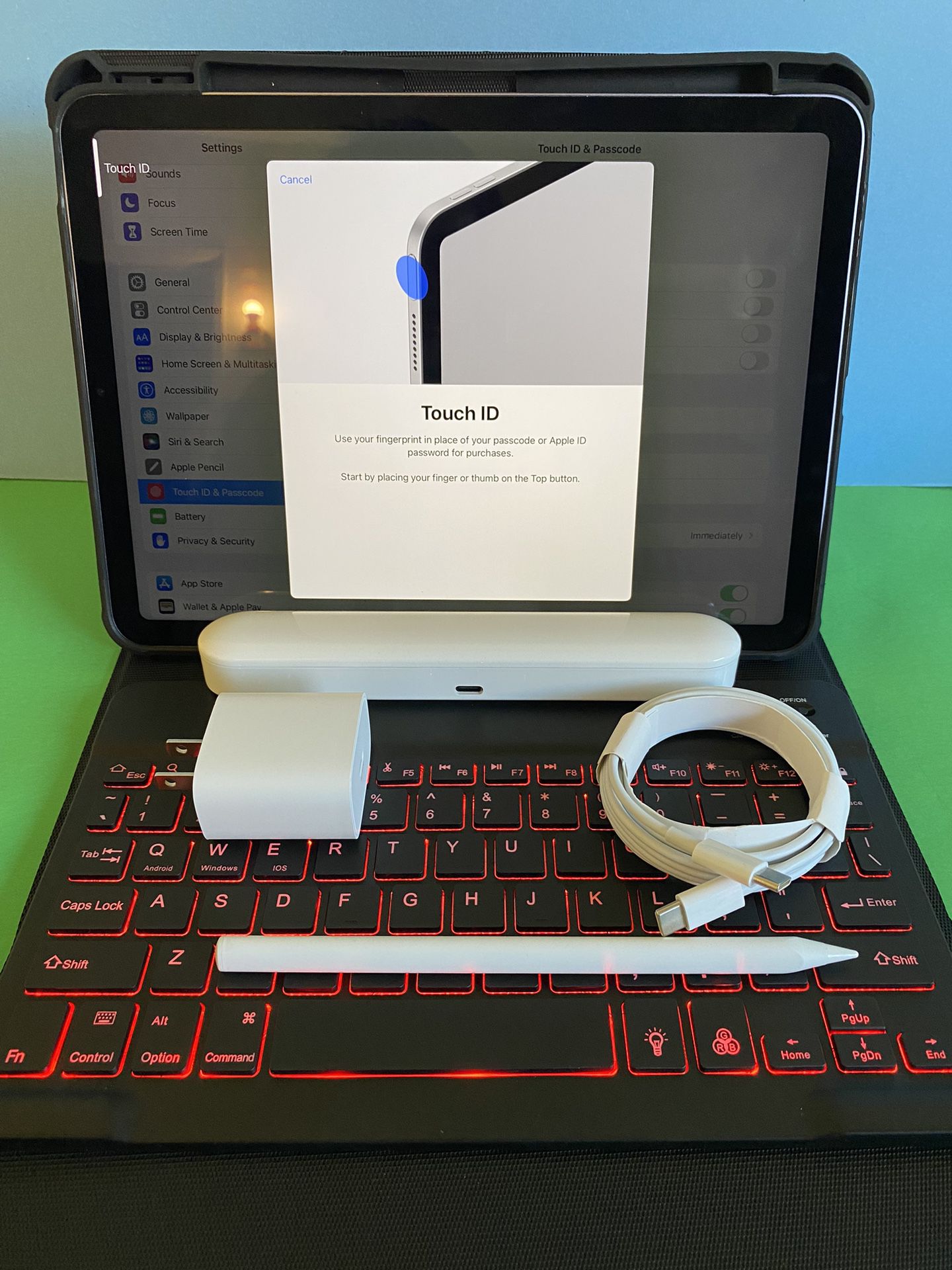 iPad Air 5th Gen Case With Pencil Holder, Detachable Keyboard for Sale in Las  Vegas, NV - OfferUp