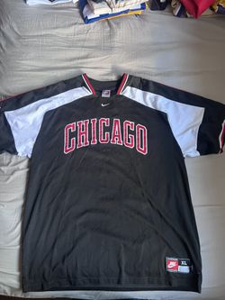 Vintage 90s Nike Chicago Bulls Shooting Warm Up Shooting Shirt 