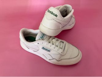 Women's Reebok Sneakers White-Chalk-Green Classic Style Size 8.5