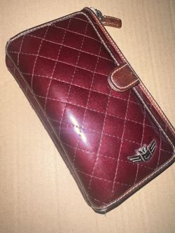 Consuela Wallet