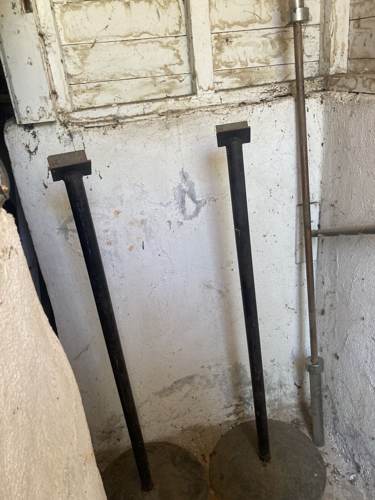 Stand Up Squat Equipment With Bar