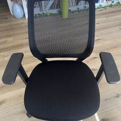 Staples Essentials Ergonomic Fabric Swivel Task Chair