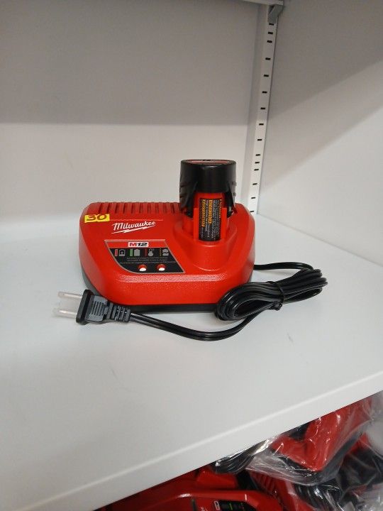 Milwaukee New M12 Charger More Battery 2.0 