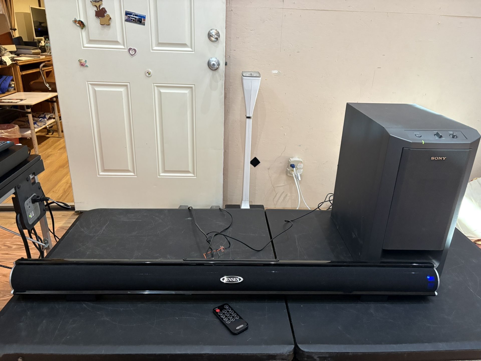 JENSEN 37” BLUETOOTH SOUNDBAR AND SONY SUBWOOFER