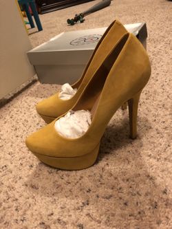 Jessica Simpson heels size 10