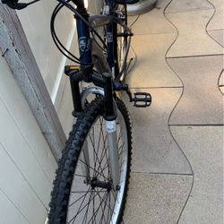Mountain Bike New HUFFY 26”