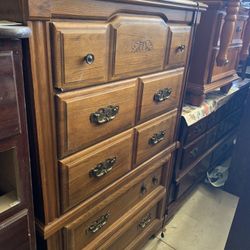 VINTAGE SOLID WOOD CHEST/5 DRAWER 