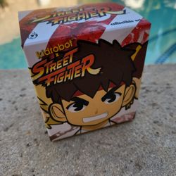 ☆Kidrobot☆Street Fighter. Collectible Art. Vinyl Figurines. Mystery Blind Box. 10 Available. BRAND NEW